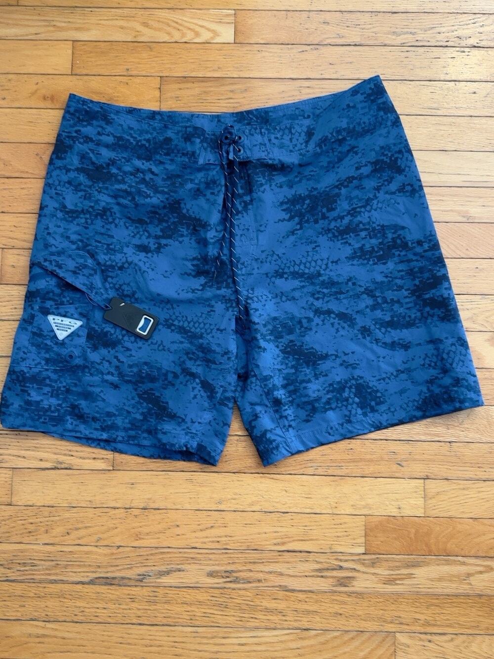 Columbia PFG Mens 44 Blue Camo Board Shorts Swim Trunks Fishing Beach Cargo